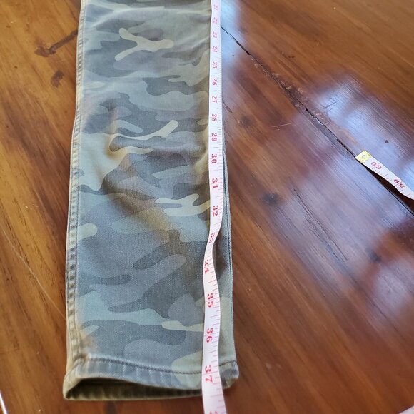 GAP Camo High-Rise Utility Pants - Size 6 / 28R | Slim Fit - Picture 5 of 6